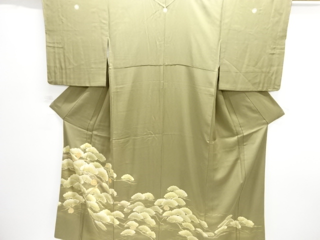 松に松ぼっくり模様刺繍三つ紋色留袖(比翼付き)